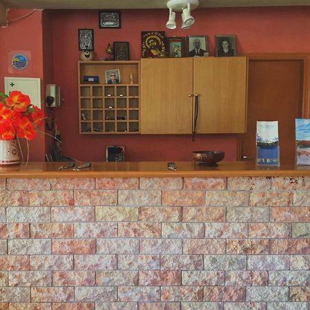 Ξενοδοχείο "Ηραία" Loutra  Екстер'єр фото