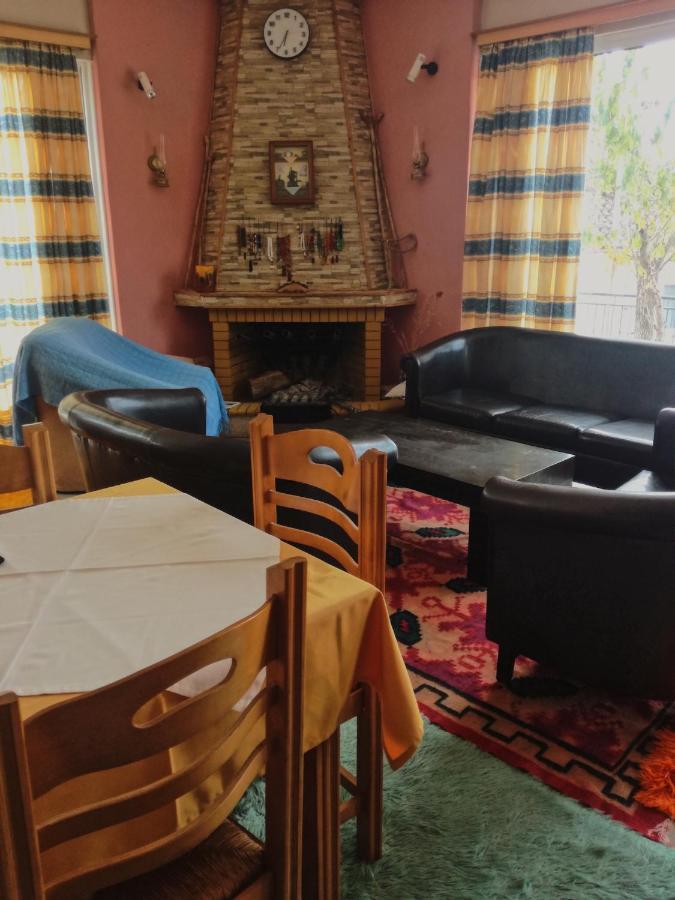 Ξενοδοχείο "Ηραία" Loutra  Екстер'єр фото