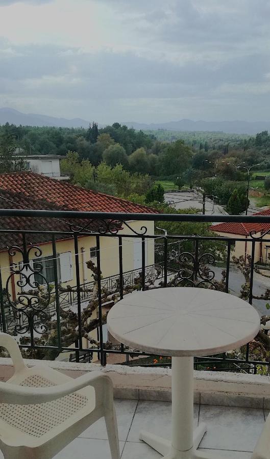 Ξενοδοχείο "Ηραία" Loutra  Екстер'єр фото